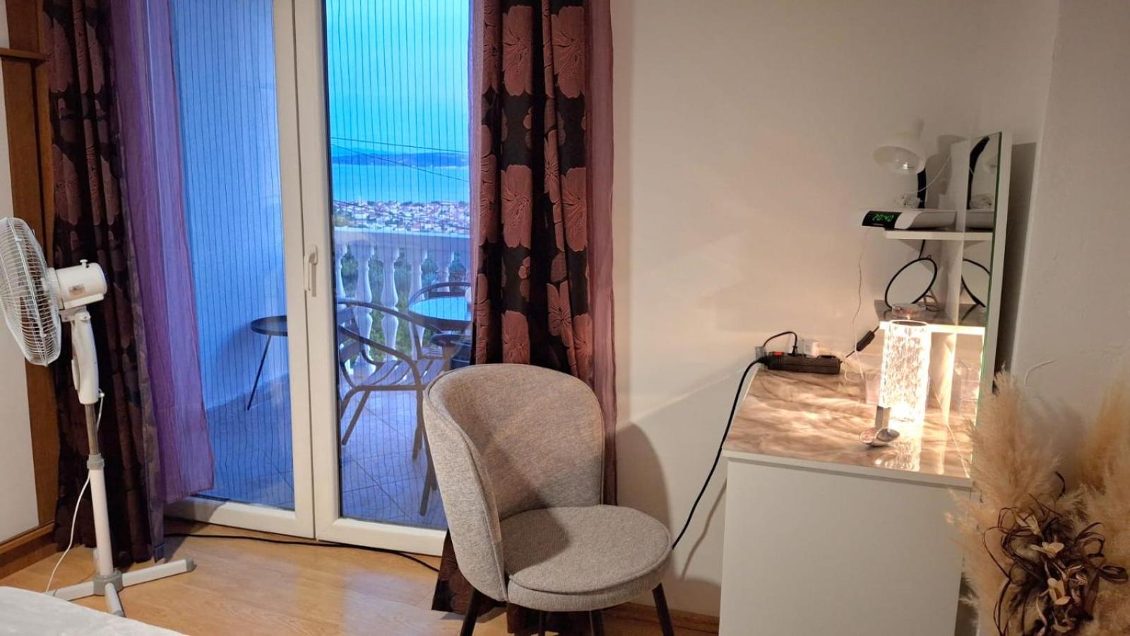 Apartment Natali Kastel Stari Exterior photo