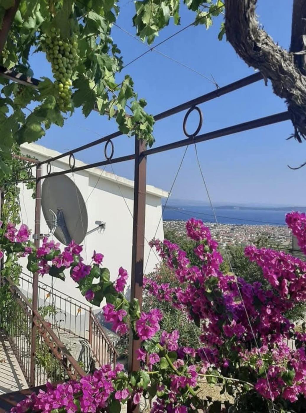 Apartment Natali Kastel Stari Exterior photo