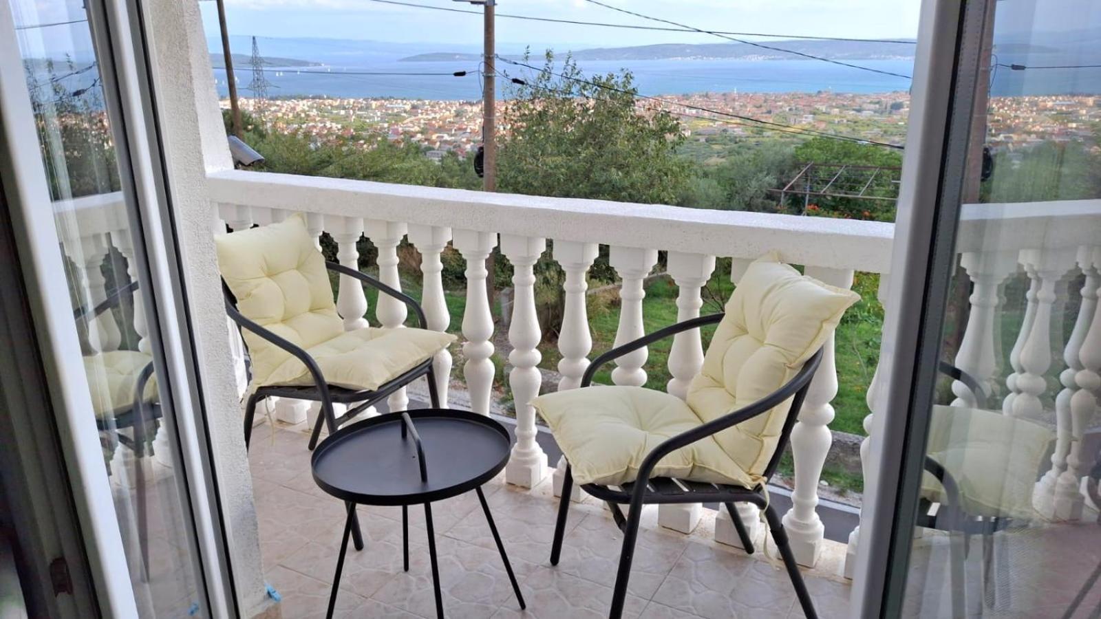 Apartment Natali Kastel Stari Exterior photo