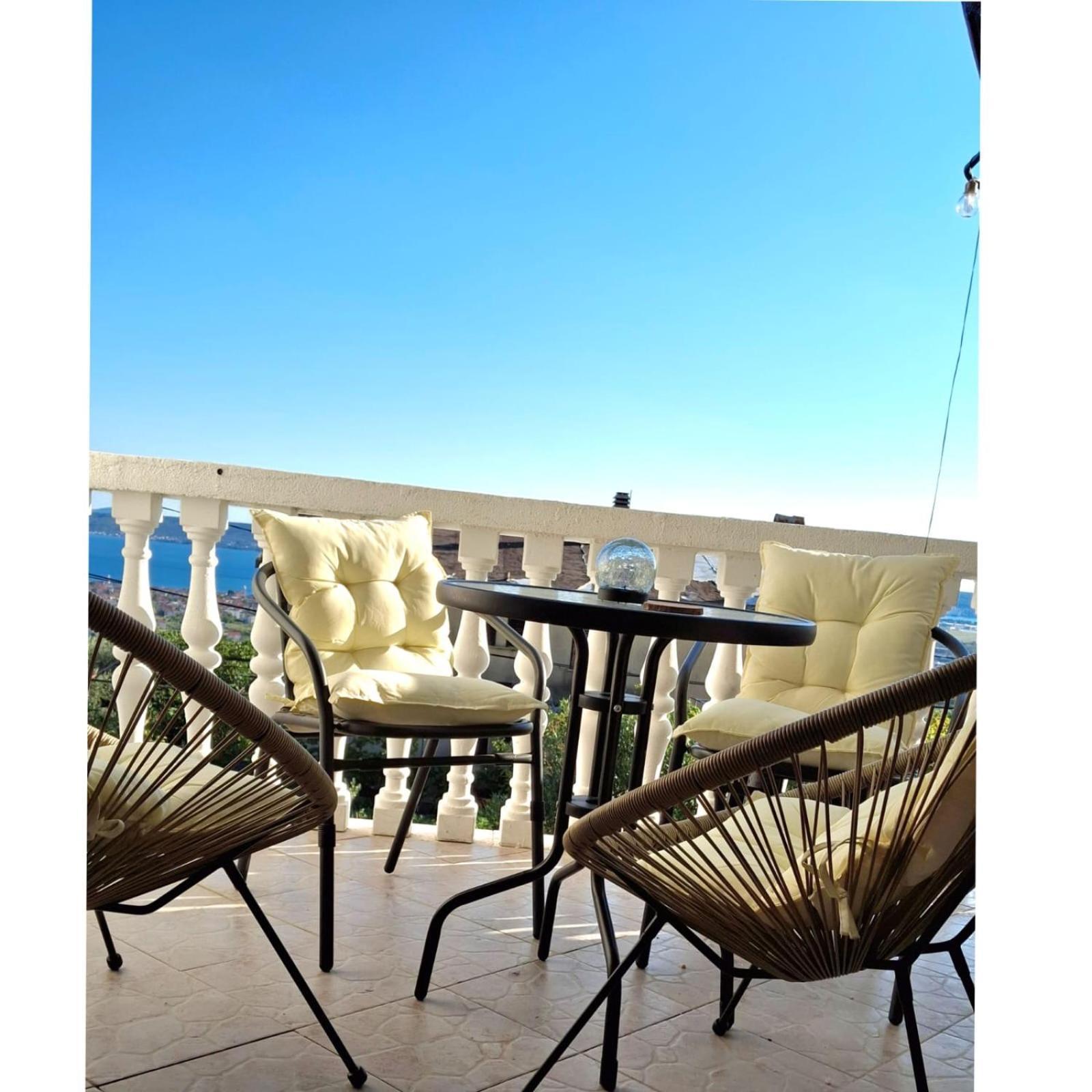 Apartment Natali Kastel Stari Exterior photo
